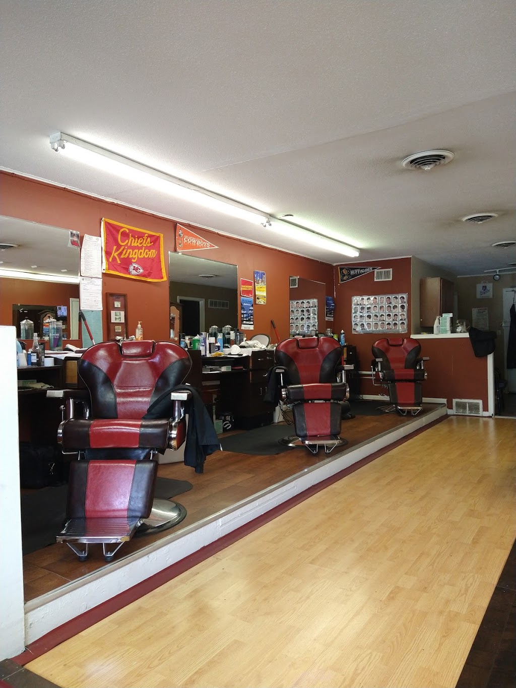 All Pro Cuts Barber Shop | 7619 Parallel Pkwy # 2, Kansas City, KS 66112, USA | Phone: (913) 788-8802