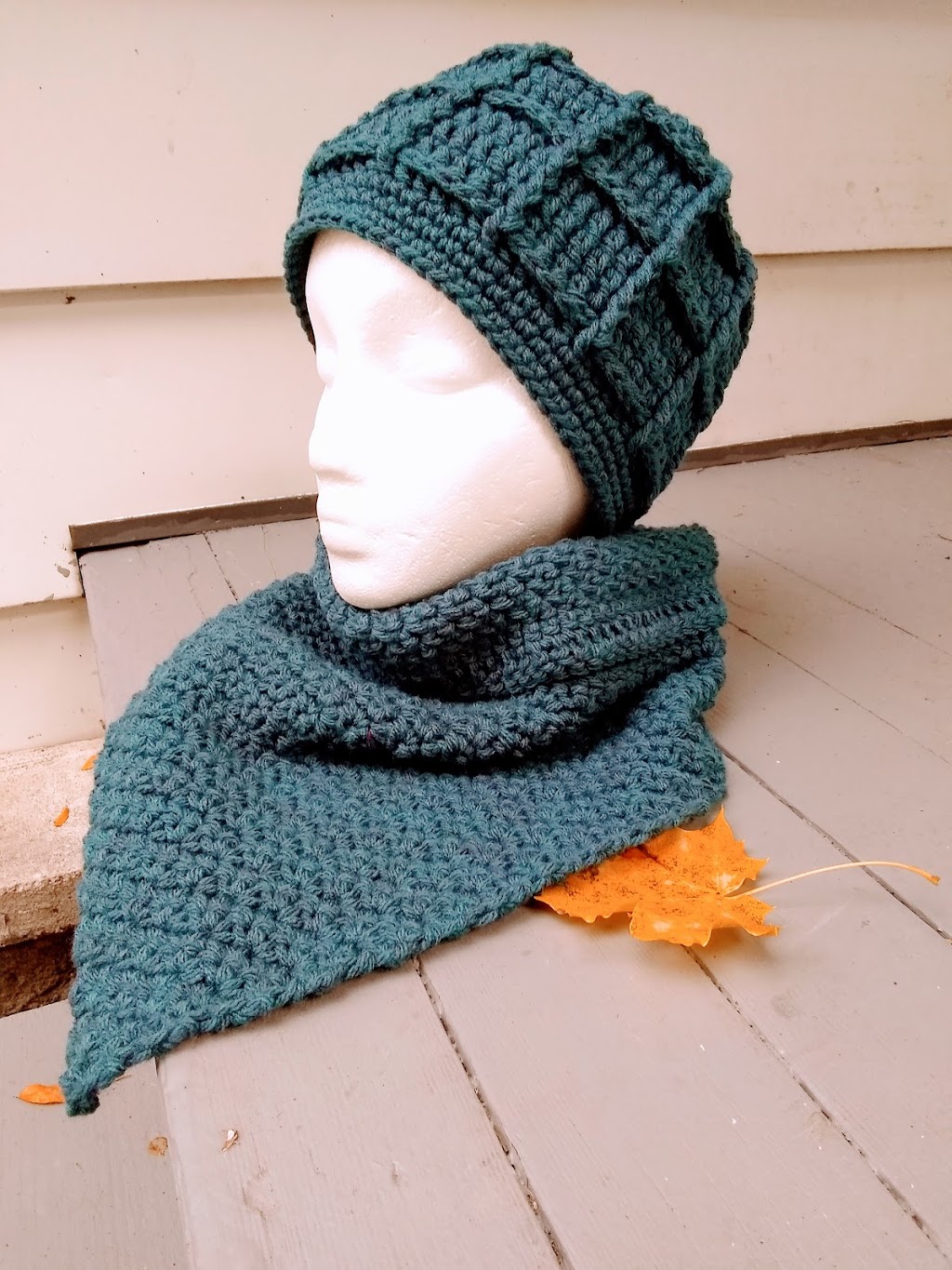 Emlynns Crafts | 57 Union St, Gloversville, NY 12078, USA | Phone: (518) 409-0018