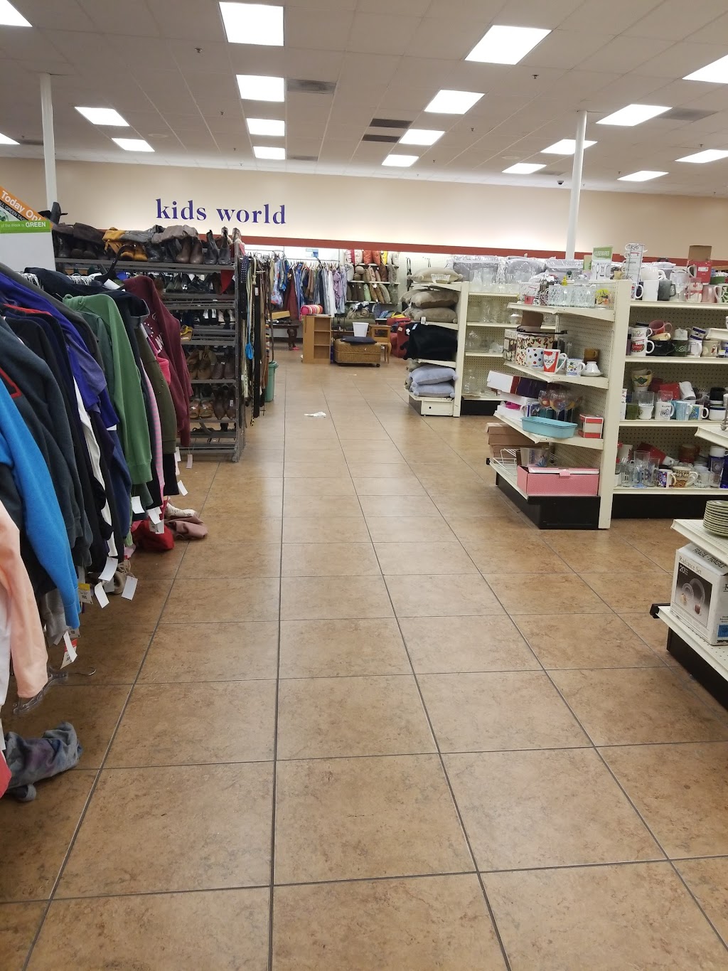 Goodwill Southern California Store & Donation Center | 12158 Central Ave, Chino, CA 91710, USA | Phone: (909) 993-5956