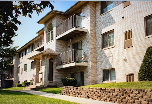 Maple Leaf Apartment Homes | 7104 Broadway, Merrillville, IN 46410, USA | Phone: (219) 756-4000