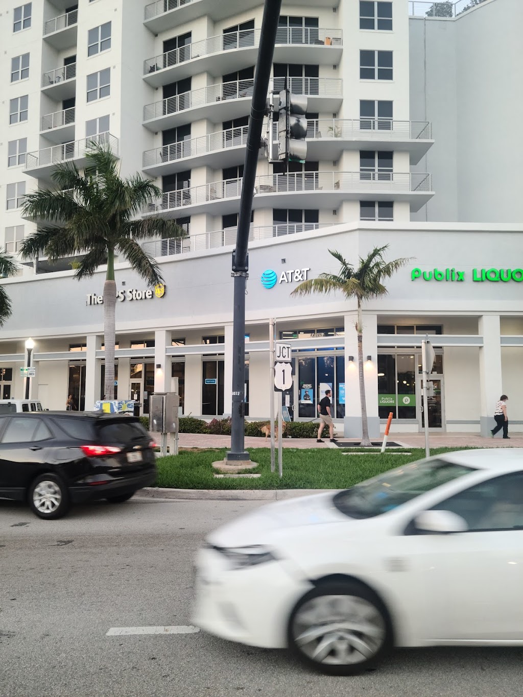 AT&T Store | 1761 N Young Cir Ste #2, Hollywood, FL 33020, USA | Phone: (954) 639-4709