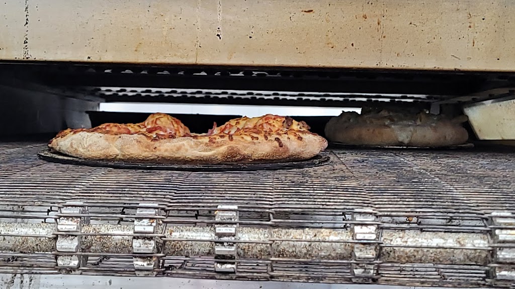 Dominos Pizza | 3925 Elizabeth Lake Rd Ste B, Waterford Twp, MI 48328, USA | Phone: (248) 681-8700