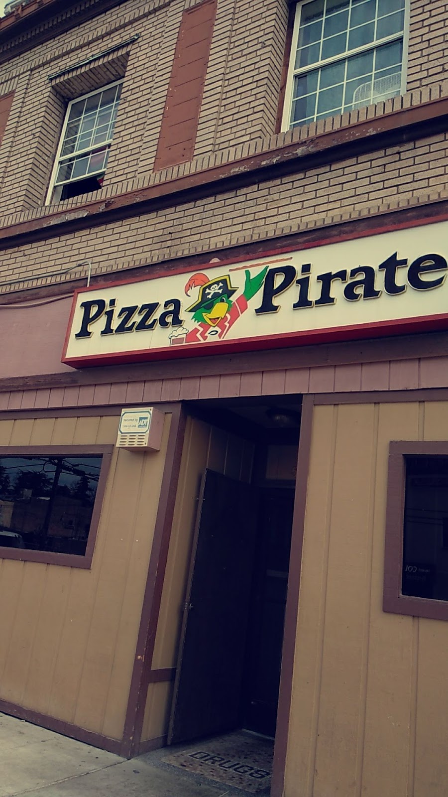 Pizza Pirate | 520 J St, Parlier, CA 93648, USA | Phone: (559) 646-2717