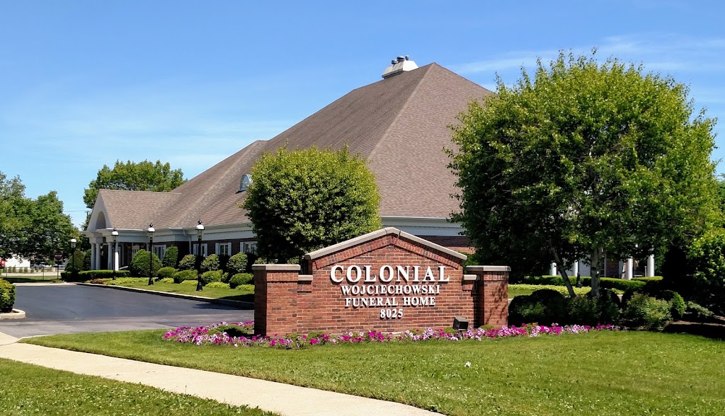 Colonial-Wojciechowski Funeral Home | 8025 W Golf Rd, Niles, IL 60714 | Phone: (847) 581-0536