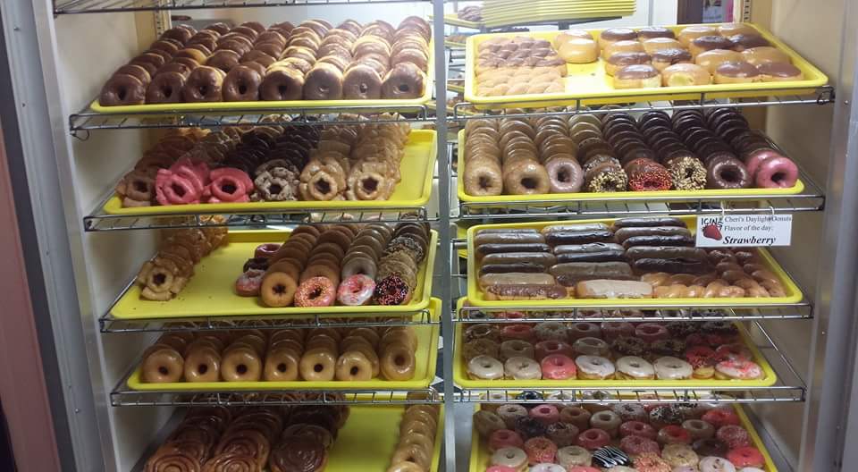 Daylight Donuts | 106 N 9th St, Collinsville, OK 74021, USA | Phone: (918) 371-9355