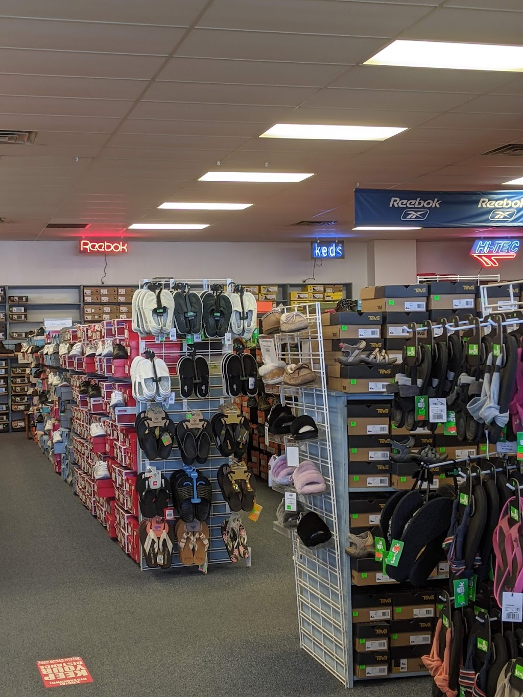 Rogans Shoes | 1740 Eagan Rd, Madison, WI 53704, USA | Phone: (608) 243-8419