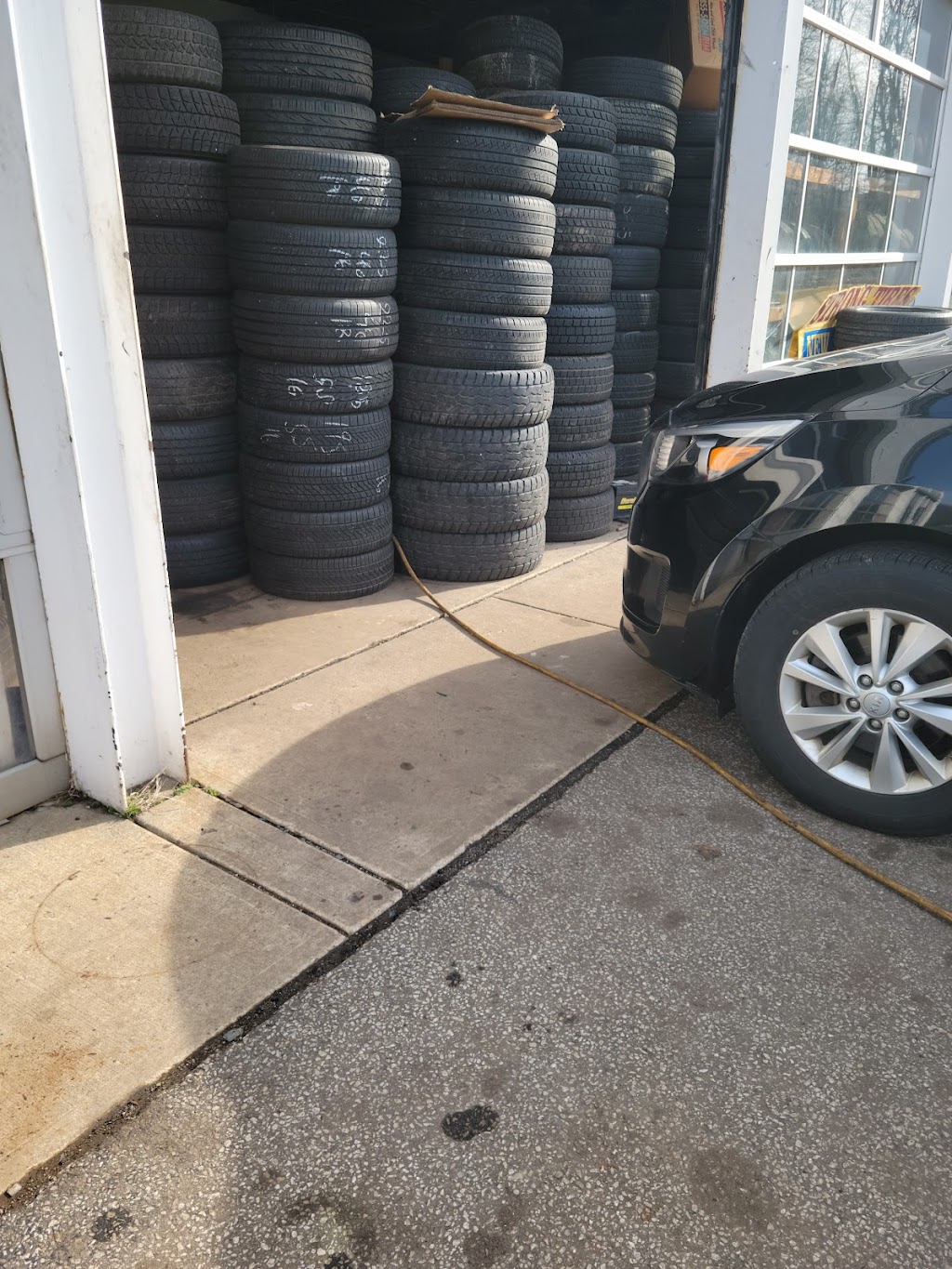 Strong Tires | 7173 W 130th St, Parma Heights, OH 44130, USA | Phone: (440) 884-3337