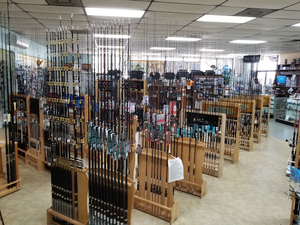 Discount Tackle Outlet | 3113 1st St, Bradenton, FL 34208, USA | Phone: (941) 746-6020