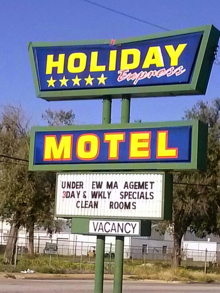 Holiday Motel | 3220 E Charles Page Blvd, Tulsa, OK 74127, USA | Phone: (918) 585-1541