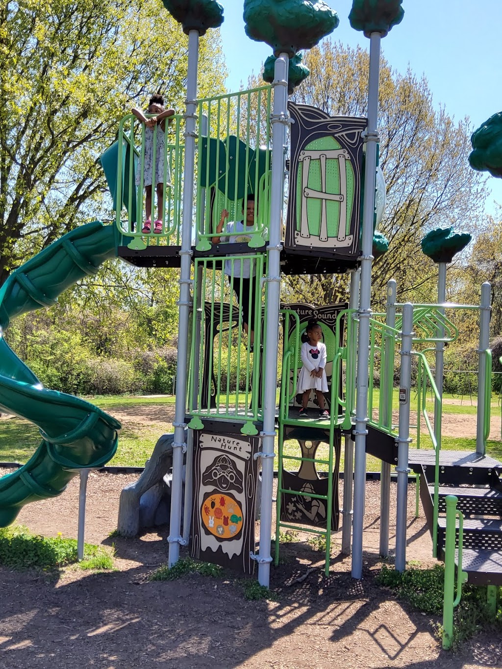 Dunegant Park | 1930 Derhake Rd, Florissant, MO 63033, USA | Phone: (314) 839-7670