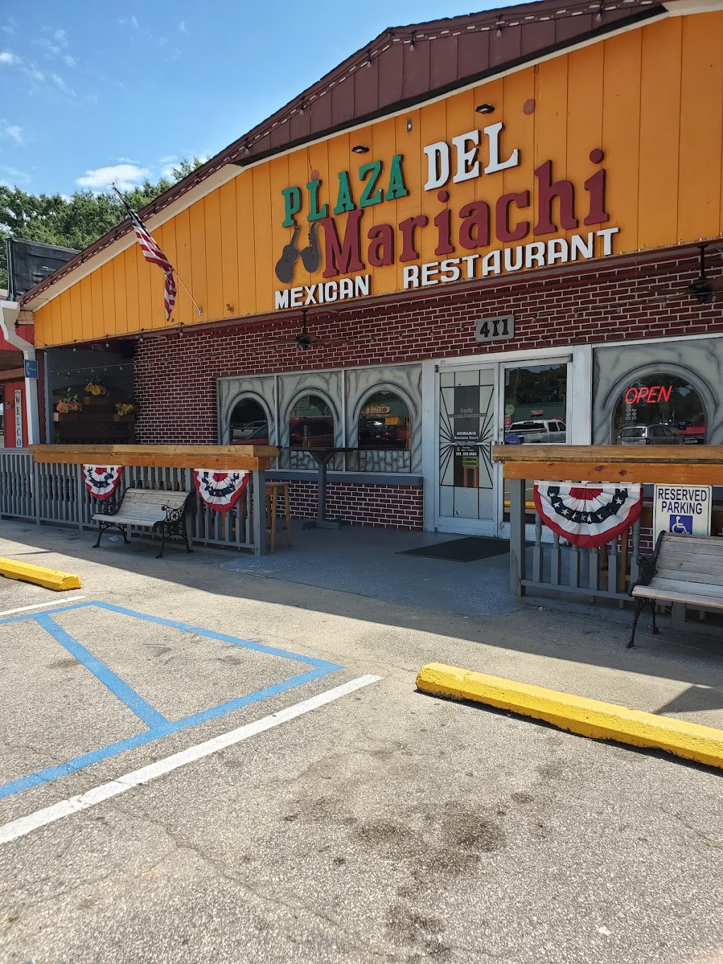 Plaza Del Mariachi | 411 W Gannon Ave, Zebulon, NC 27597, USA | Phone: (919) 269-4464