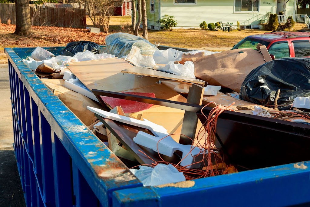 MD Moving and Junk Removal | 6714 Townbrook Dr Apt C, Baltimore, MD 21207, USA | Phone: (443) 431-4889