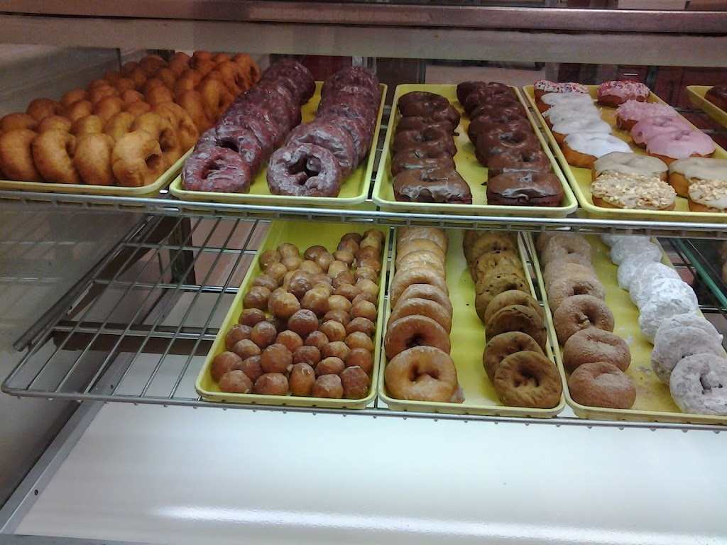 Howards Donuts Lakeland | 8968 US-64, Lakeland, TN 38002, USA | Phone: (901) 937-1865