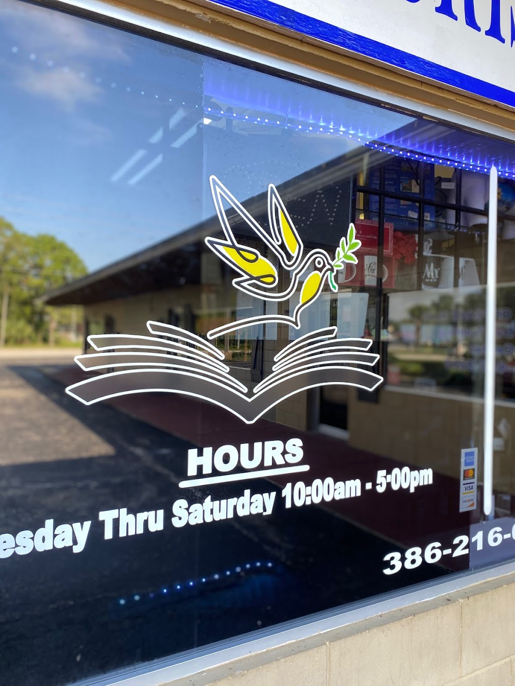 Librería Cristiana Isaias | 2233 Banbury Ave, Deltona, FL 32725, USA | Phone: (386) 216-0248