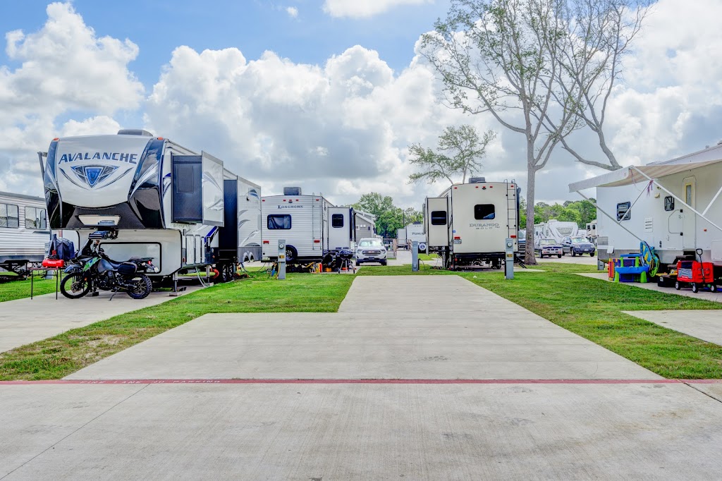 Alvin RV Resort | 726 Nelson Rd, Alvin, TX 77511, USA | Phone: (713) 401-3135