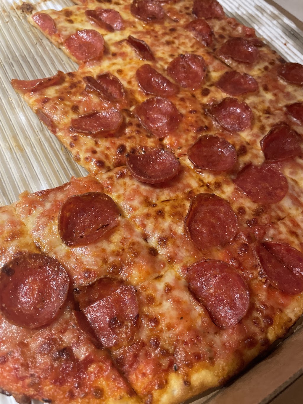 Sarahs Pizza Lewisburg | 219 E Cumberland St, Lewisburg, OH 45338, USA | Phone: (937) 962-2621