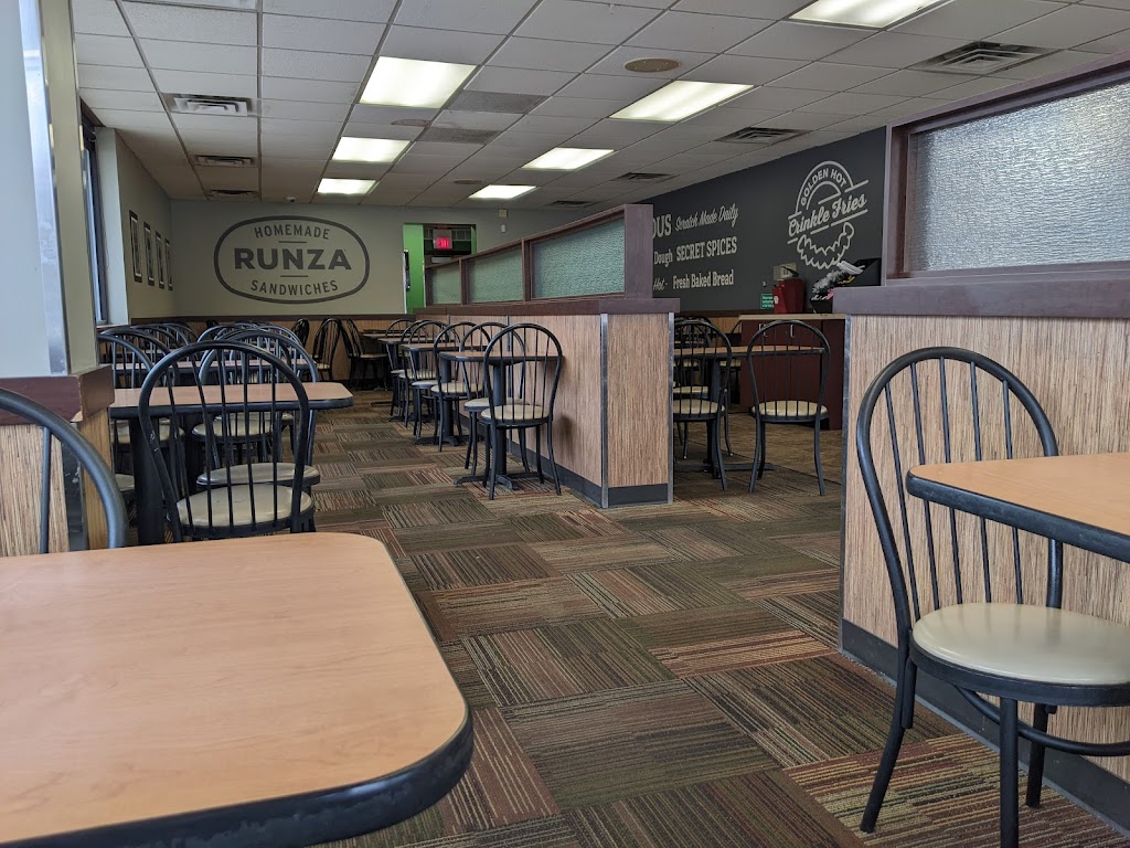 Runza Restaurant | 1119 N 6th St, Beatrice, NE 68310, USA | Phone: (402) 223-3656