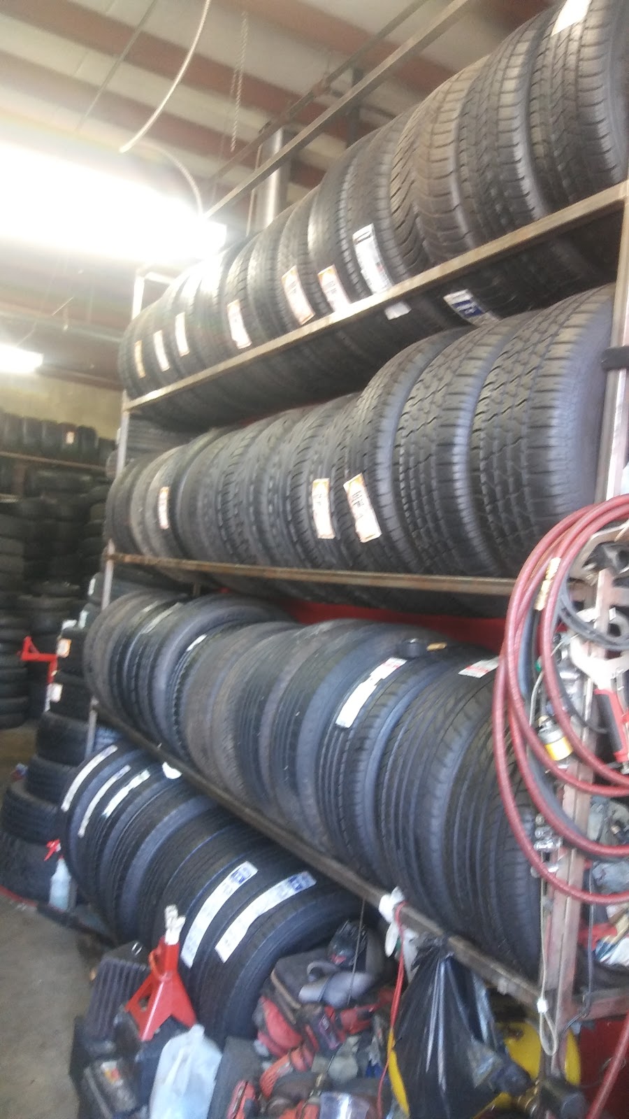 J & G Tires | 1180 E Holt Ave, Pomona, CA 91767, USA | Phone: (909) 461-6652