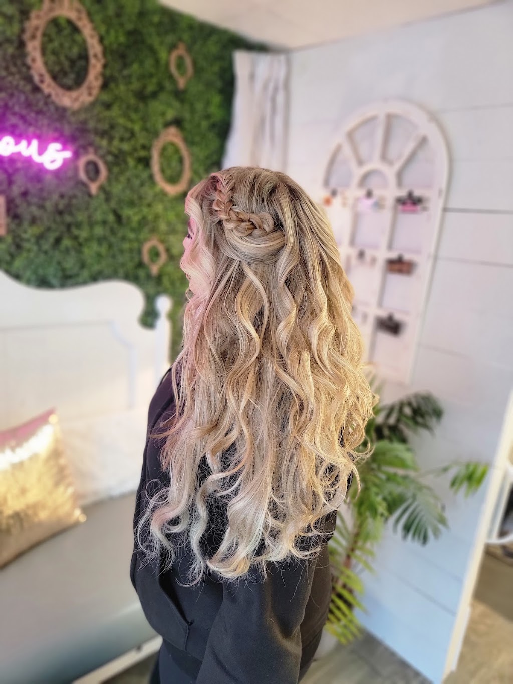 haar beauty boutique | 323 N Market St, Carmichaels, PA 15320, USA | Phone: (724) 246-4227