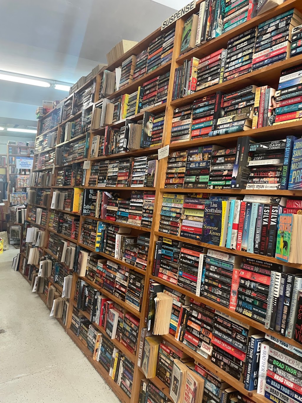 Dorries Booktique | 5551 Fulton Dr NW, Canton, OH 44718, USA | Phone: (330) 494-2130