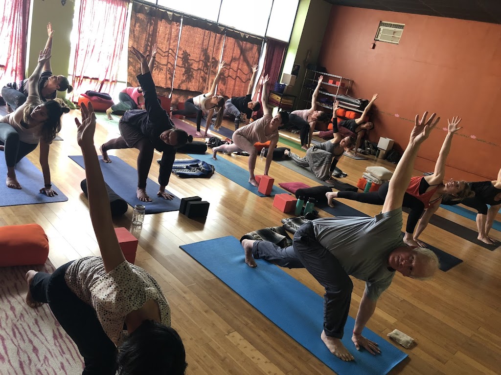 Barefoot Yoga Studio | 1015 Olive Dr, Davis, CA 95616, USA | Phone: (530) 753-9642