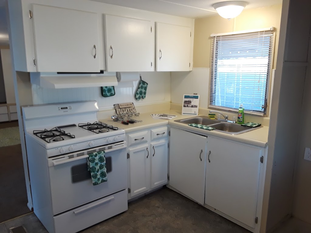 Riviera Mobile Home Community | 2038 Palm St, Las Vegas, NV 89104 | Phone: (702) 457-3101