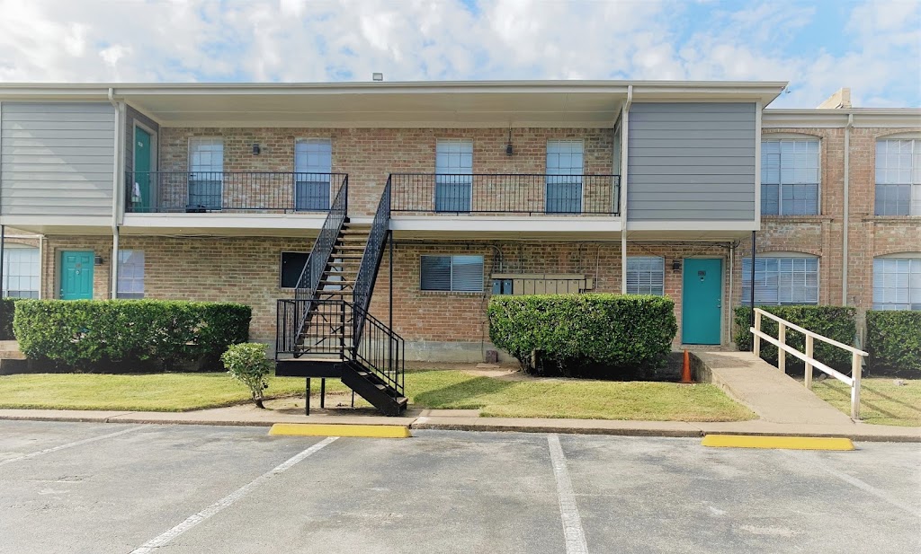 The Park at Aviano Apartment Homes | 2500 E James Ave, Baytown, TX 77520, USA | Phone: (281) 422-0521