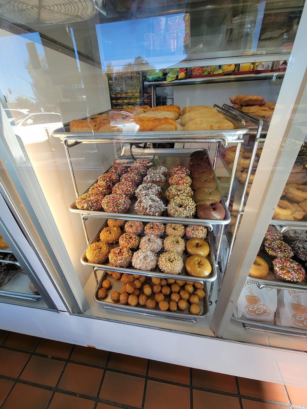 Maple Leaf Donuts | 41200 Blacow Rd # I, Fremont, CA 94538, USA | Phone: (510) 438-9314