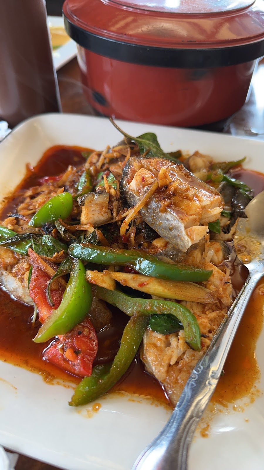 Khun Dom | 4681 Melrose Ave, Los Angeles, CA 90029, USA | Phone: (323) 663-1086