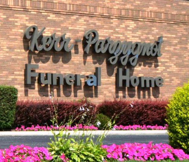 Kerr Parzygnot Funeral Home | 540 Dixie Hwy, Chicago Heights, IL 60411, USA | Phone: (708) 754-0016