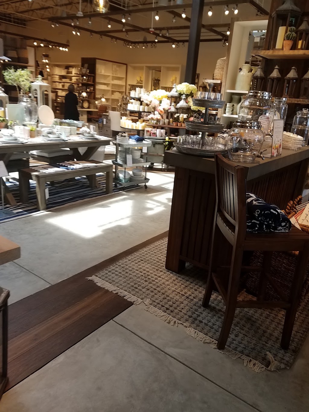 Pottery Barn | 311 Park Ave Ste 127, Shaker Heights, OH 44122, USA | Phone: (216) 378-2232