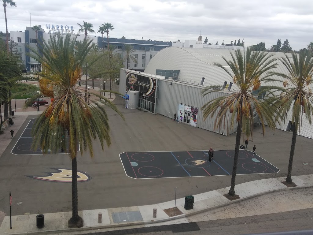 Anaheim Parking Center | 295 W Center Street Promenade, Anaheim, CA 92805 | Phone: (714) 520-0710