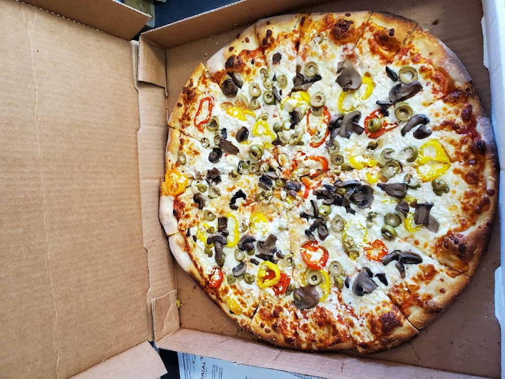Chochis Pizza | 91 Talbot St N, Essex, ON N8M 2C3, Canada | Phone: (519) 776-9966