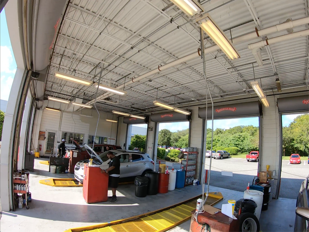 Lightnin Lube | 2160 US-441 #27, Fruitland Park, FL 34731, USA | Phone: (352) 728-1212