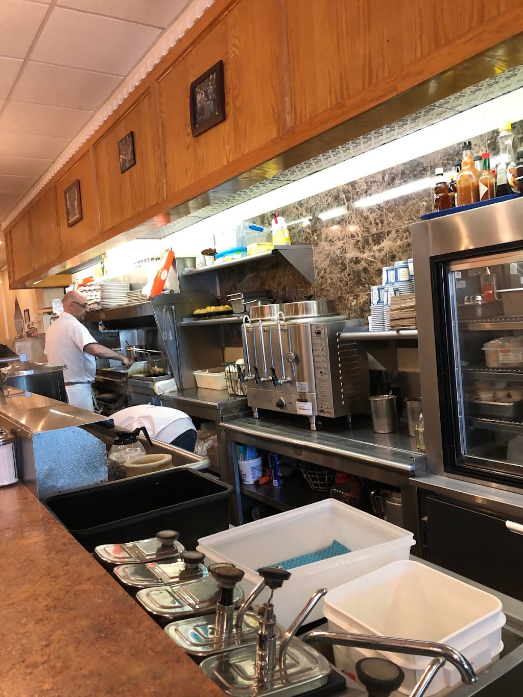 Center Coffee Shop | 363 S Oyster Bay Rd, Plainview, NY 11803, USA | Phone: (516) 931-8144