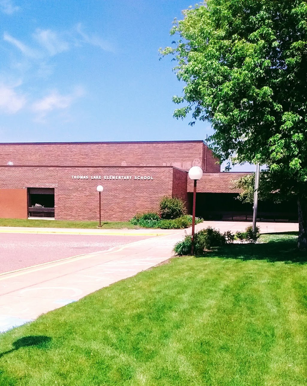 Thomas Lake Elementary School | 4350 Thomas Lake Rd, Eagan, MN 55122, USA | Phone: (651) 683-6890