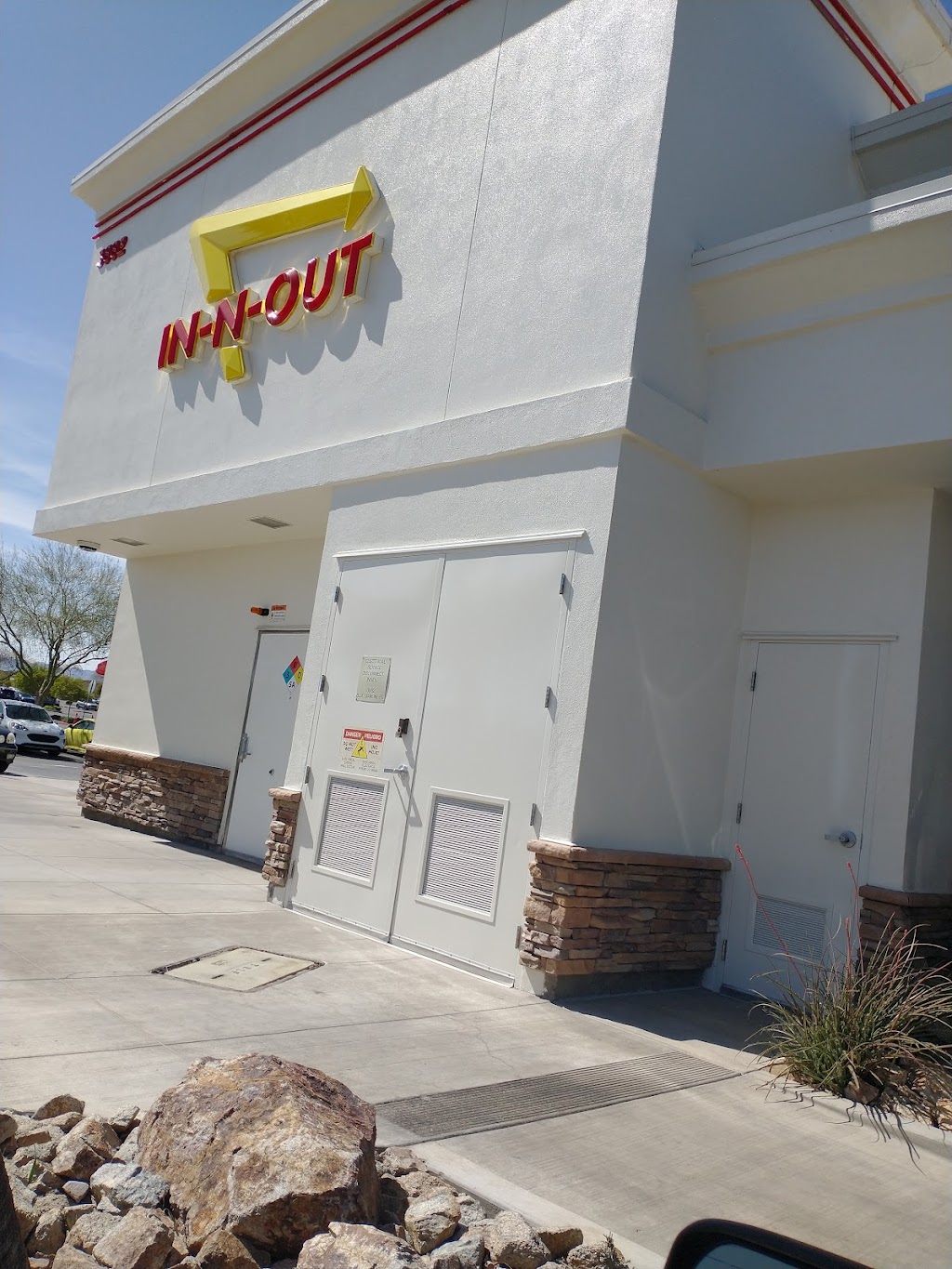 In-N-Out Burger | 3882 Blue Diamond Rd, Las Vegas, NV 89139, USA | Phone: (800) 786-1000