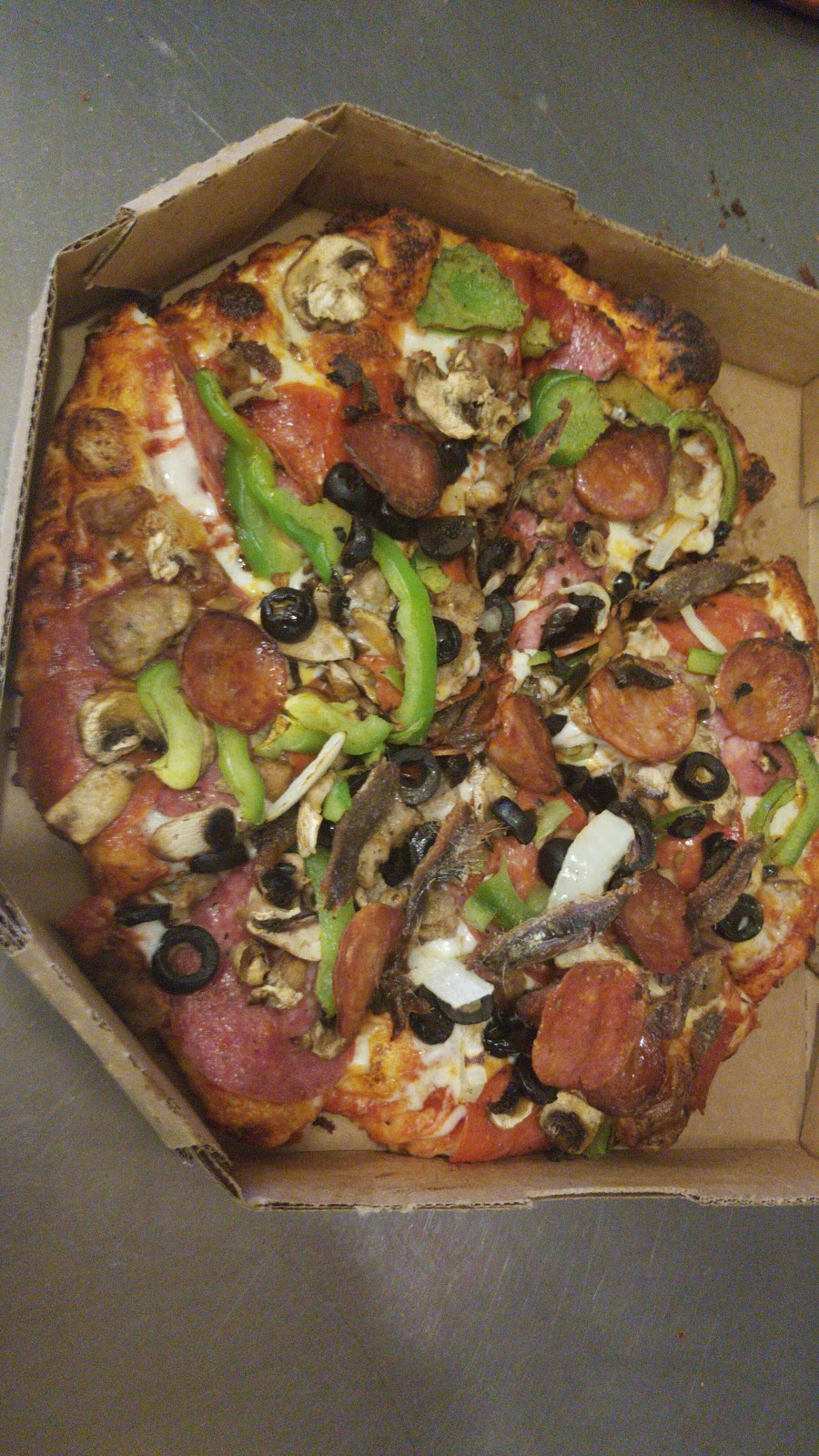 Round Table Pizza | 5385 Camden Ave, San Jose, CA 95124, USA | Phone: (408) 267-9600