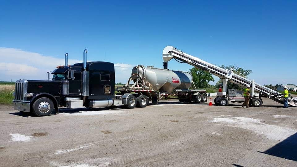 Tutle & Tutle Trucking Inc | 3672 US-67, Cleburne, TX 76033, USA | Phone: (817) 556-2131