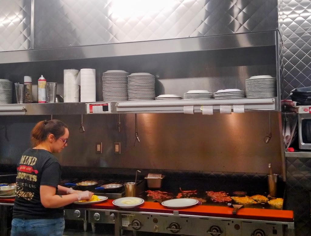 Huddle House | 405 Warrior Jasper Rd, Warrior, AL 35180, USA | Phone: (205) 647-9980