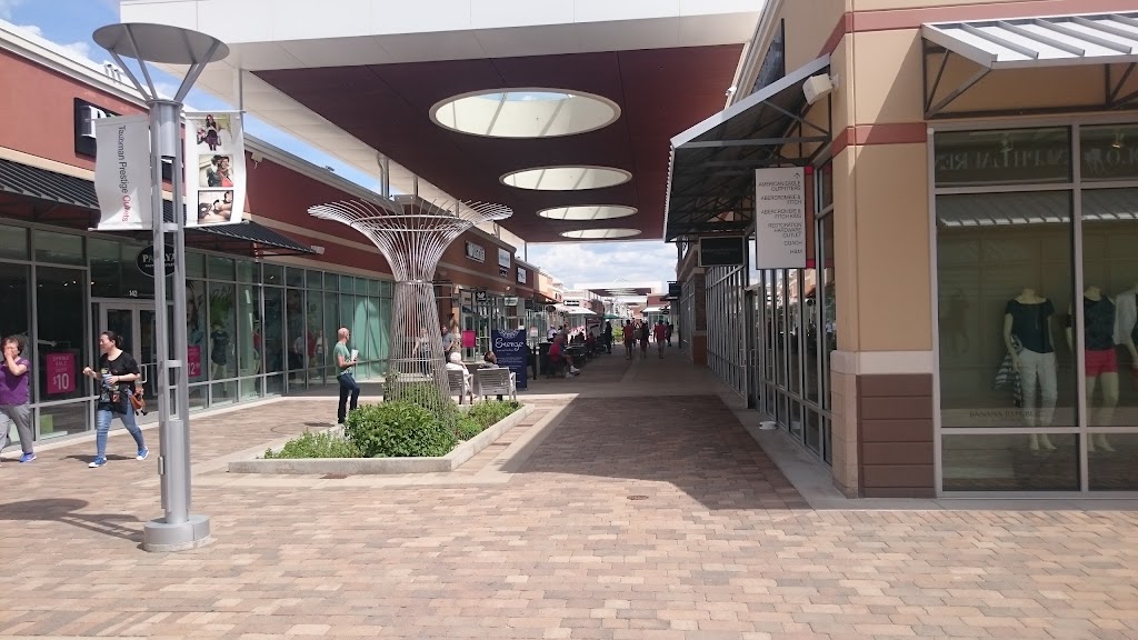 Chesterfield Outlets | 17057 N Outer 40 Rd, Chesterfield, MO 63005, USA | Phone: (636) 536-3014