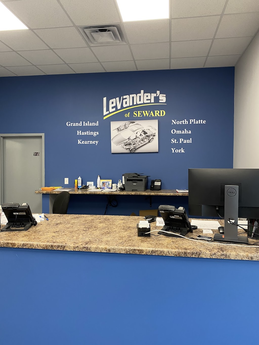 Levanders Body Shop | 1778 Pine St, Seward, NE 68434, USA | Phone: (402) 643-9866