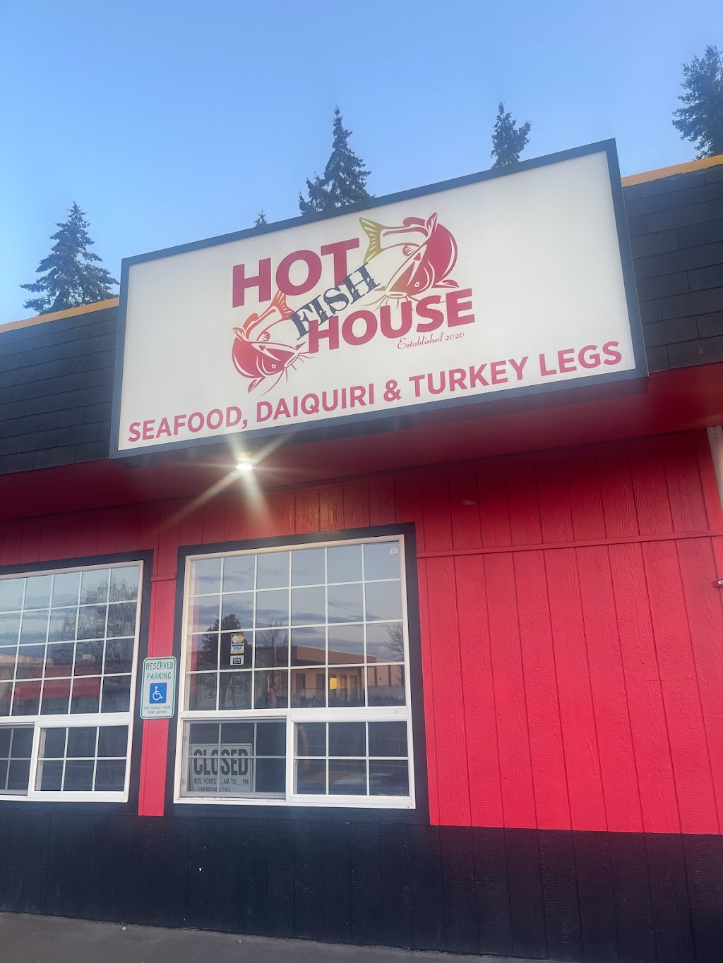 Hot Fish House | 3926 100th St SW, Lakewood, WA 98409, USA | Phone: (253) 433-3974