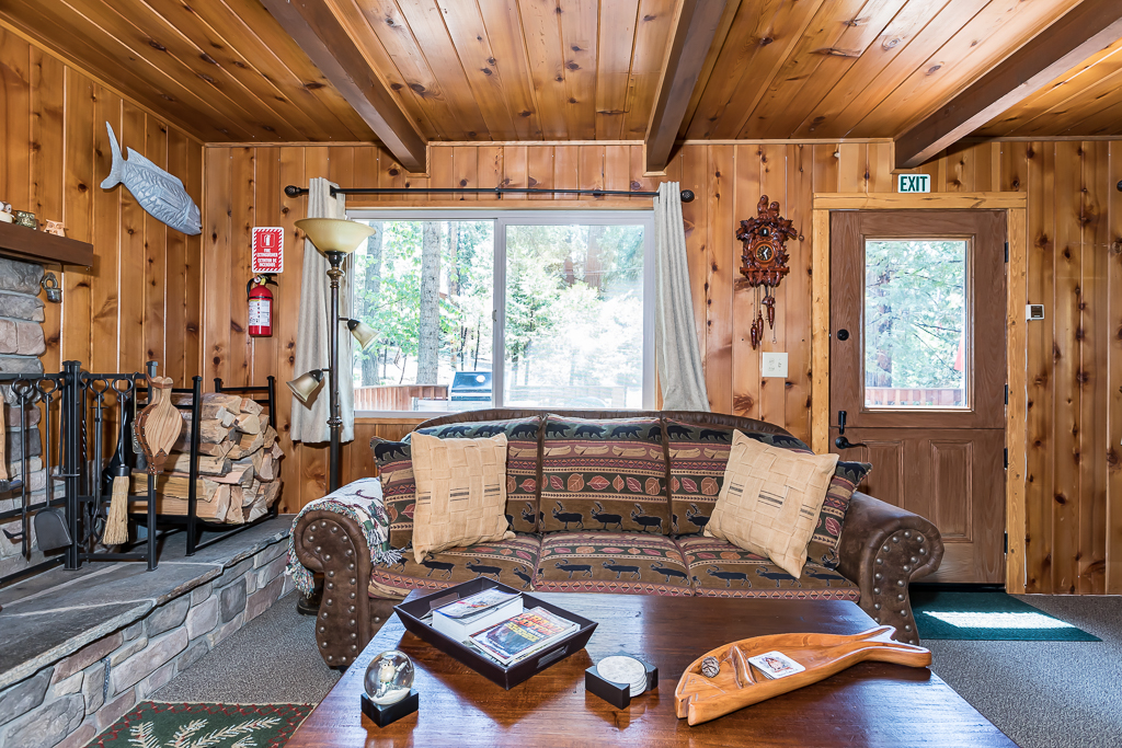 Owls Nest Shaver Retreat | 42064 Hanging Branch Rd, Shaver Lake, CA 93664, USA | Phone: (805) 400-9937