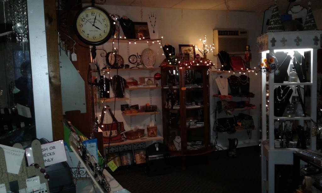 Gifts From The Village | 1904 Hess Rd, Appleton, NY 14008, USA | Phone: (716) 638-1330