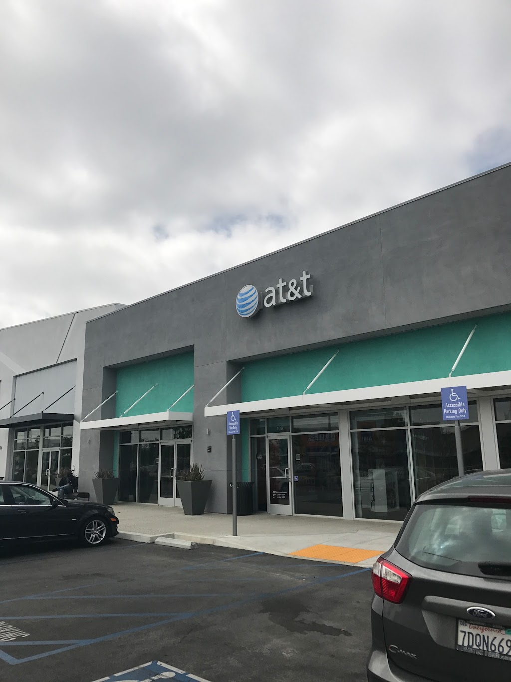 AT&T Store | 5840 Firestone Blvd Suite 108, South Gate, CA 90280, USA | Phone: (562) 264-5244