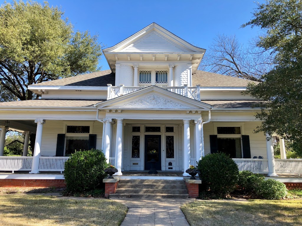 Chaska House Bed & Breakfast | 716 W Main St, Waxahachie, TX 75165, USA | Phone: (214) 213-5837