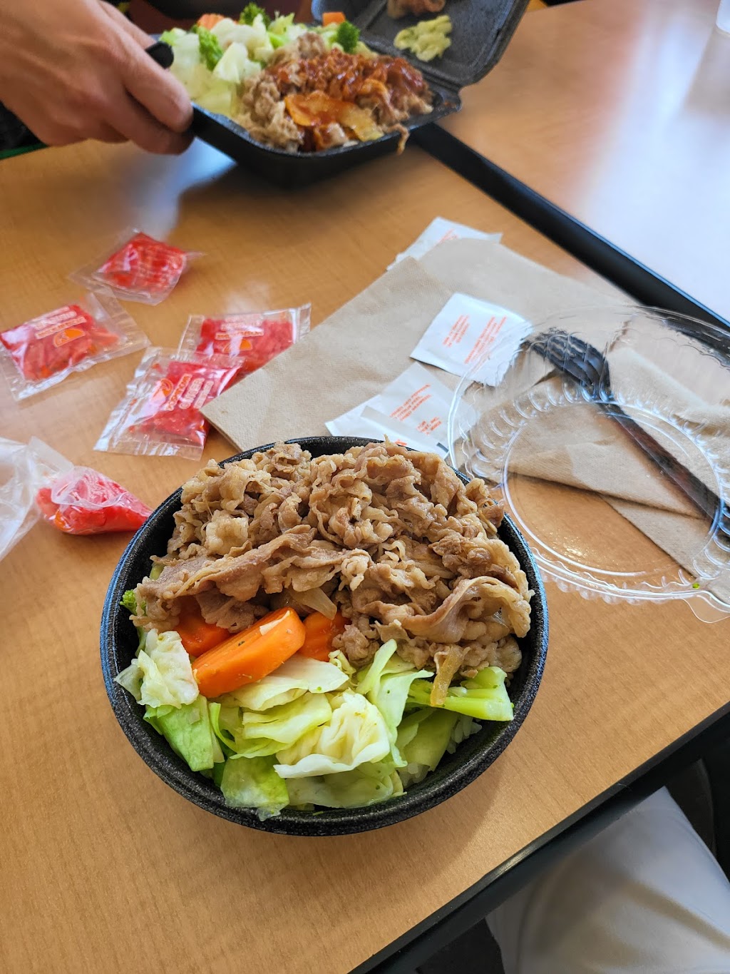 Yoshinoya South Pomona | 2102 S Garey Ave, Pomona, CA 91766, USA | Phone: (909) 591-3183