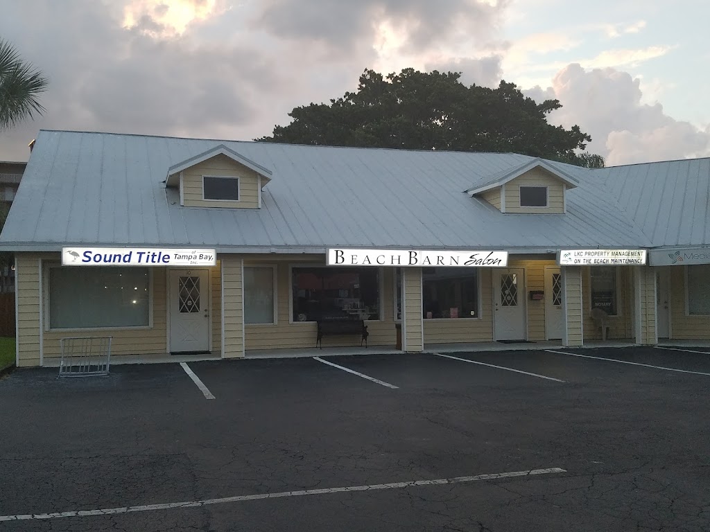 Beach Barn Salon | 19455 Gulf Blvd #9, Indian Shores, FL 33785, USA | Phone: (727) 542-3873