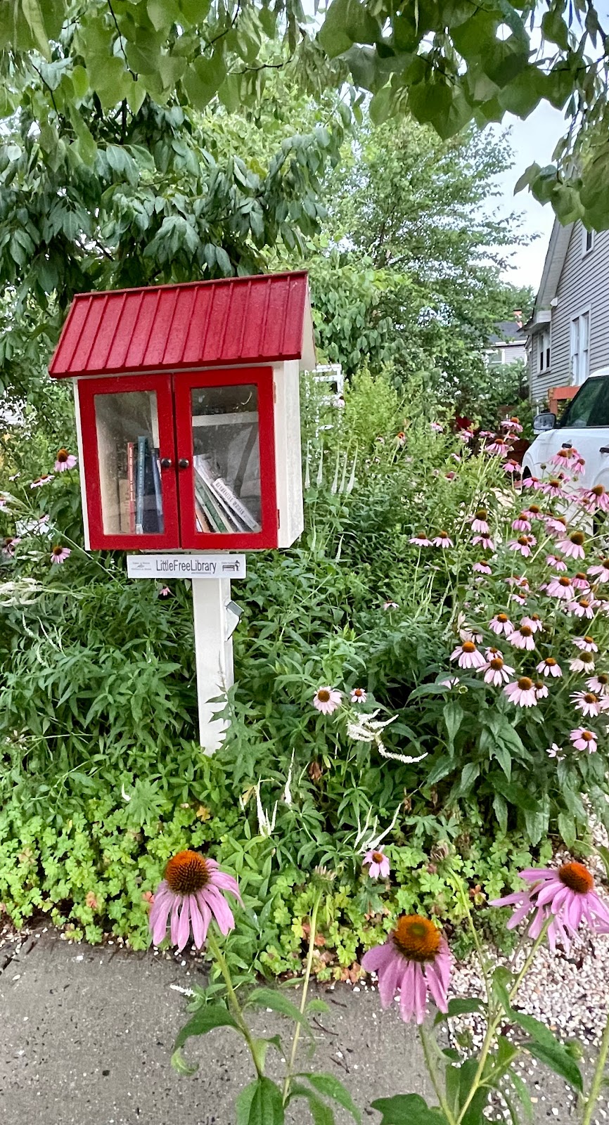 W Franklin Street Little Free Library | 227 W Franklin St, Morrisville, PA 19067, USA | Phone: (215) 888-2522